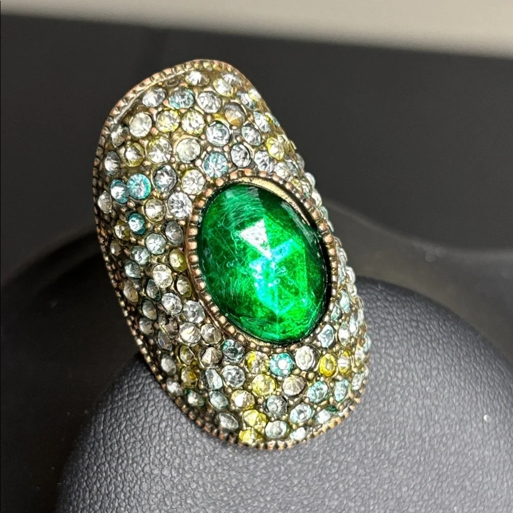 Sparkly Elegant Antique Gold Tone Statement Green Stretch Ring